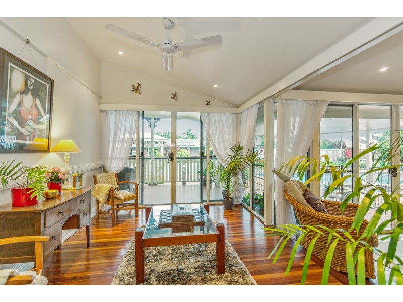2 Kiwi Court, Ooralea QLD 4740