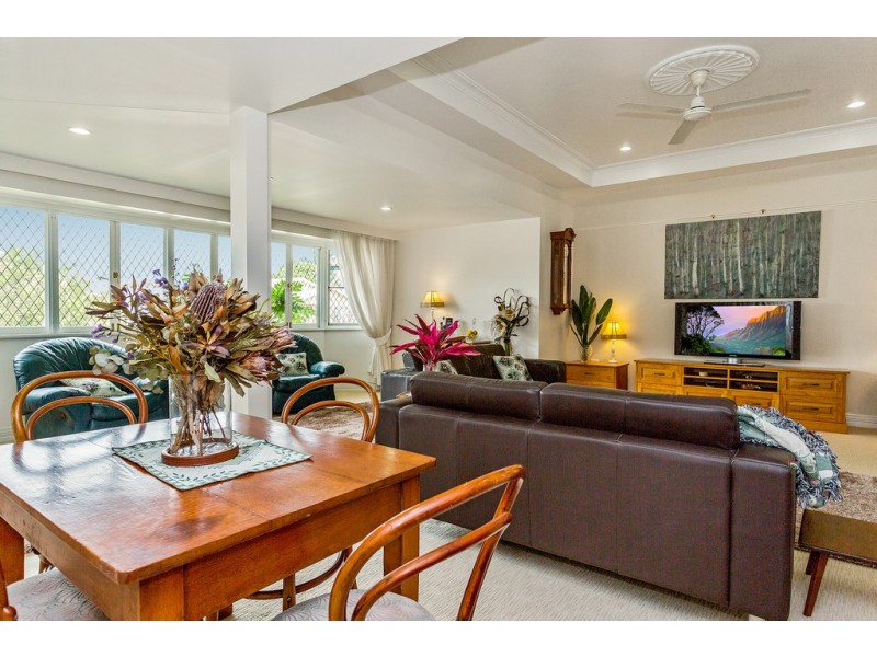 2 Kiwi Court, Ooralea QLD 4740