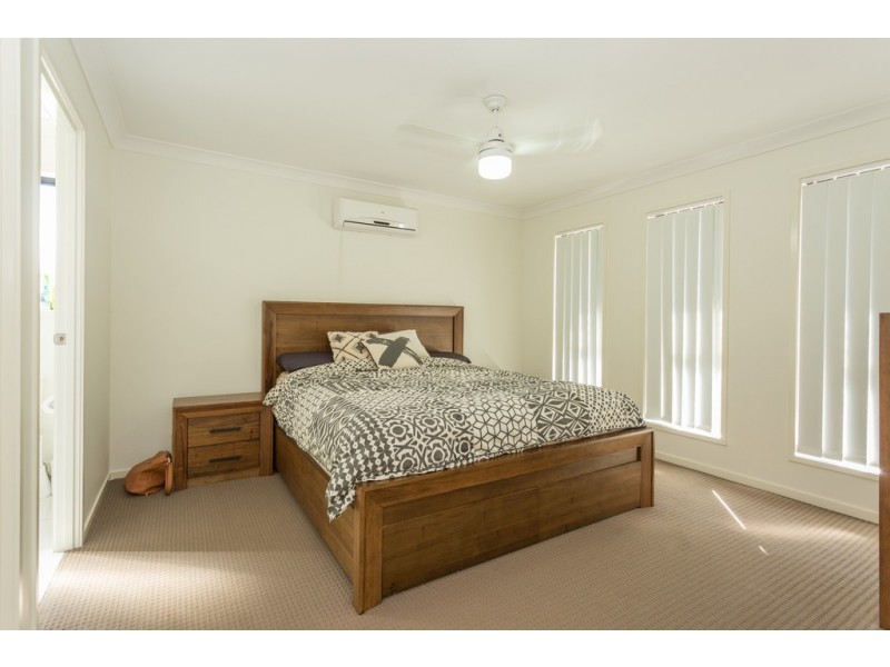 6 Hinkler Court, Rural View QLD 4740