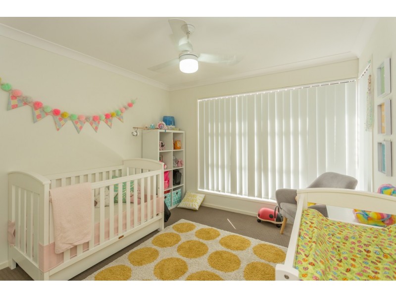 6 Hinkler Court, Rural View QLD 4740