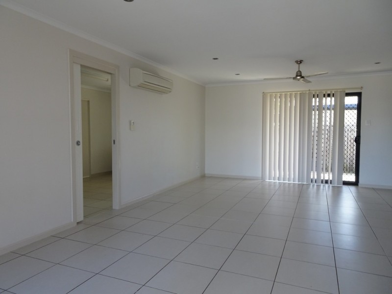 2/24 Eva Parade, Glenella QLD 4740