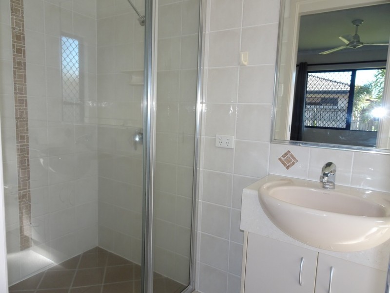2/24 Eva Parade, Glenella QLD 4740