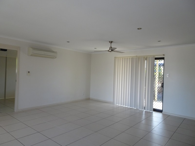 2/24 Eva Parade, Glenella QLD 4740