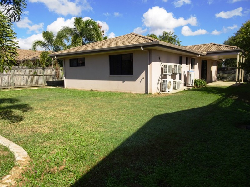 2/24 Eva Parade, Glenella QLD 4740