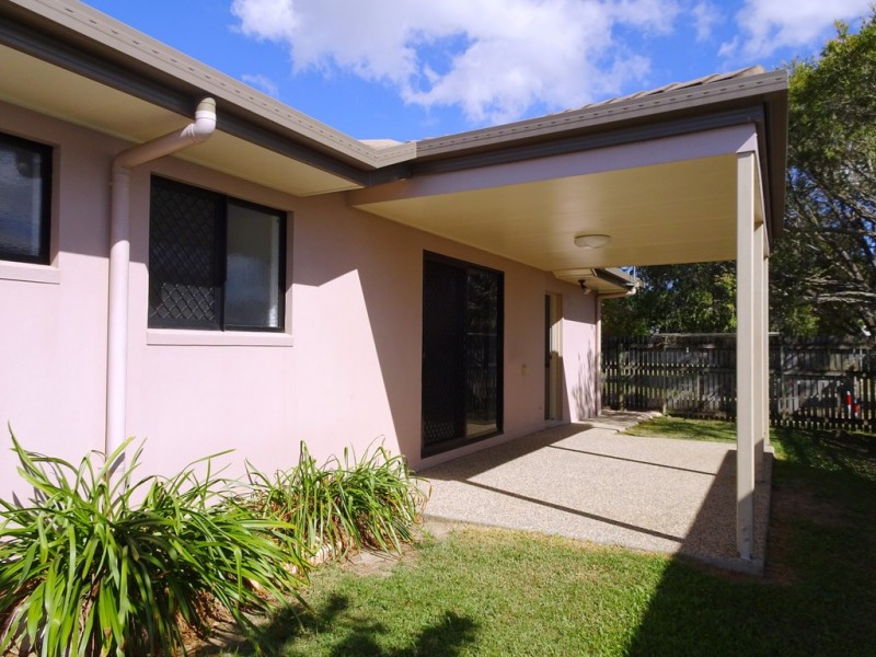 2/24 Eva Parade, Glenella QLD 4740