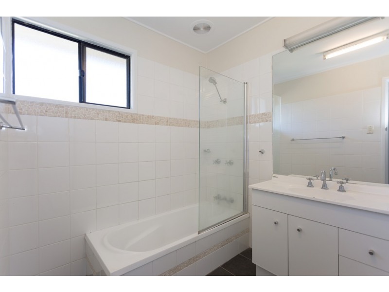 11 Keim Street, Rural View QLD 4740