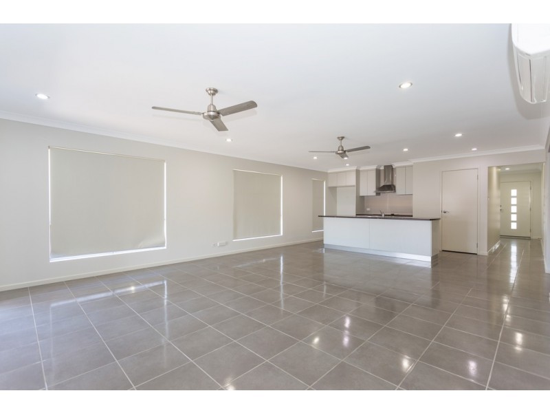 15 Majesty Street, Rural View QLD 4740