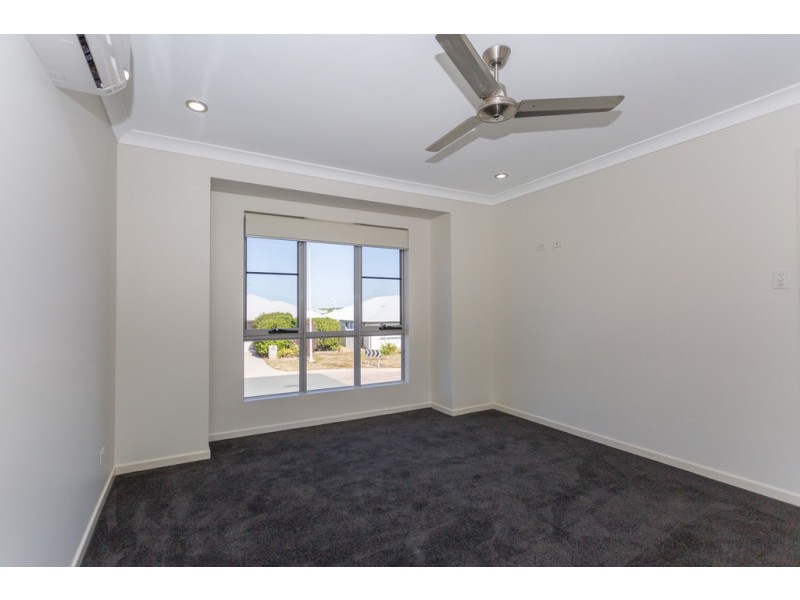 15 Majesty Street, Rural View QLD 4740