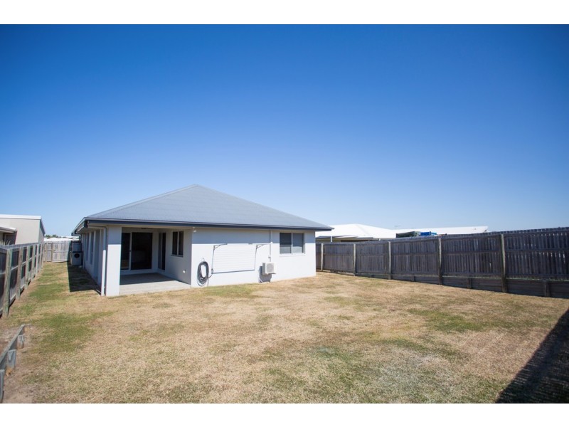 15 Majesty Street, Rural View QLD 4740