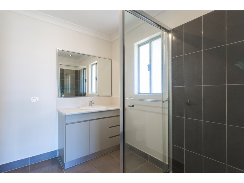 15 Majesty Street, Rural View QLD 4740