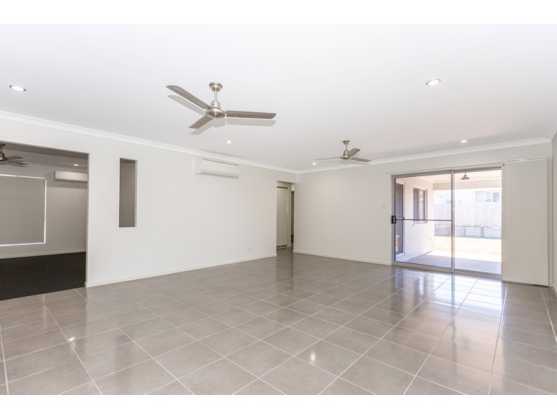 15 Majesty Street, Rural View QLD 4740