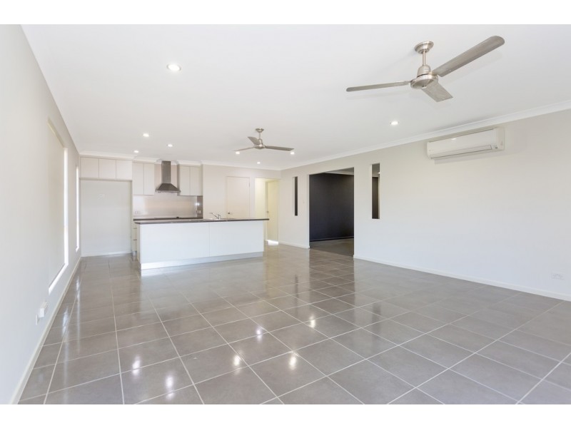 15 Majesty Street, Rural View QLD 4740