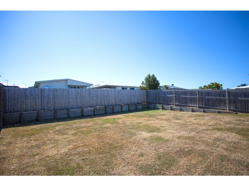 15 Majesty Street, Rural View QLD 4740