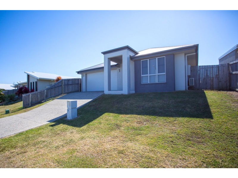 15 Majesty Street, Rural View QLD 4740