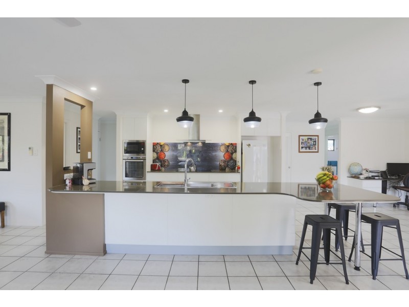 4 Glenhorn Close, West Mackay QLD 4740