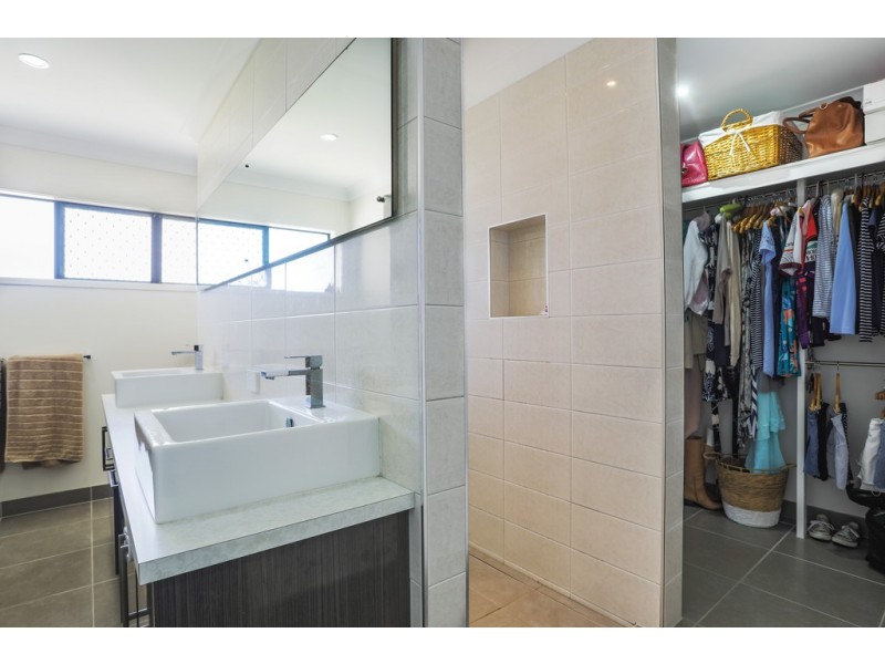 4 Glenoak Avenue, Richmond QLD 4740