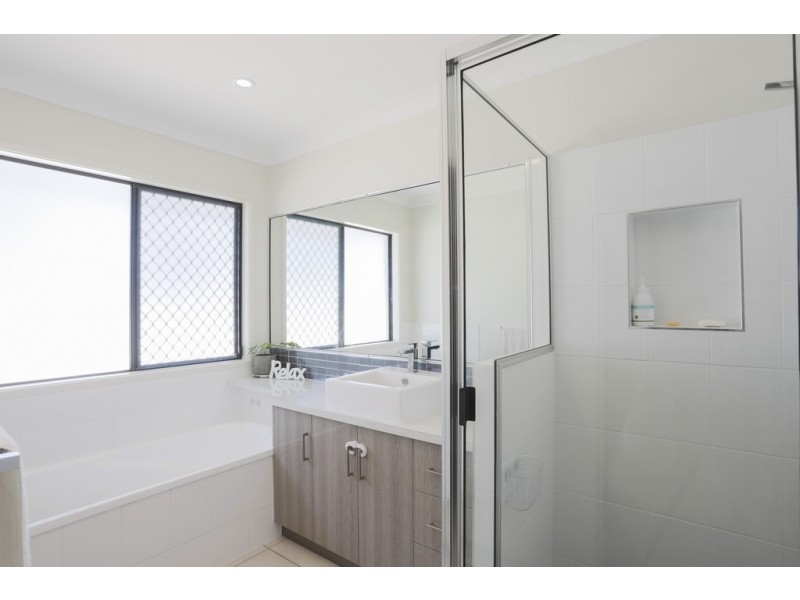 4 Glenoak Avenue, Richmond QLD 4740