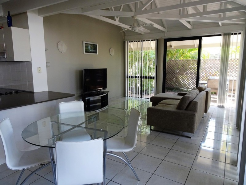 14/2 Beach Road, Dolphin Heads QLD 4740