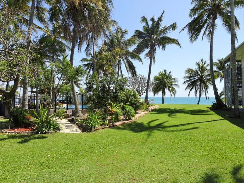 14/2 Beach Road, Dolphin Heads QLD 4740