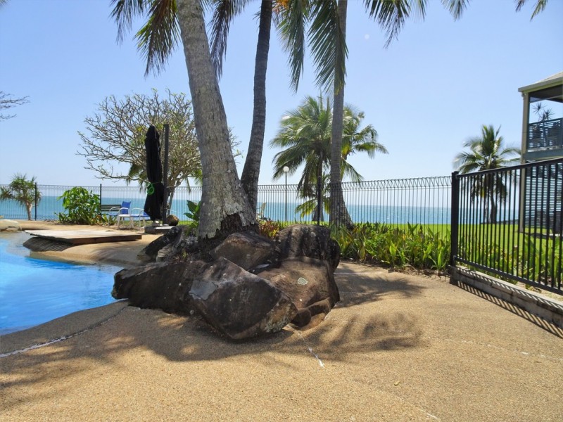 14/2 Beach Road, Dolphin Heads QLD 4740