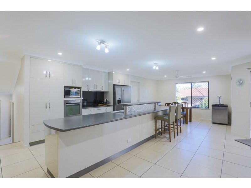 5 Herbert way, Rural View QLD 4740