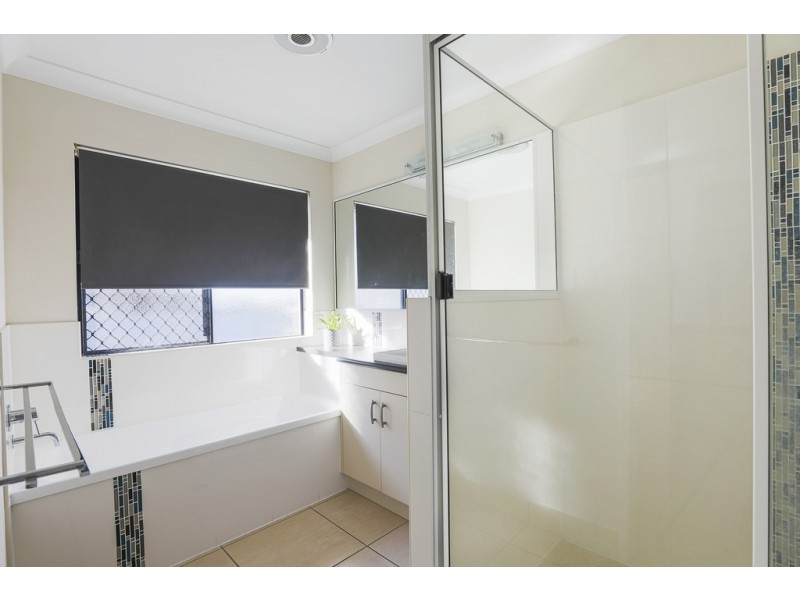 5 Herbert way, Rural View QLD 4740
