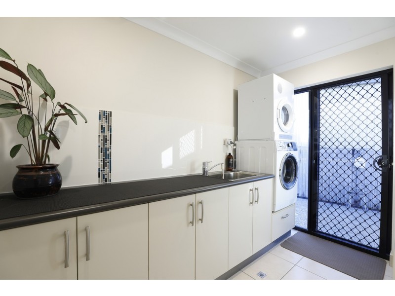 5 Herbert way, Rural View QLD 4740