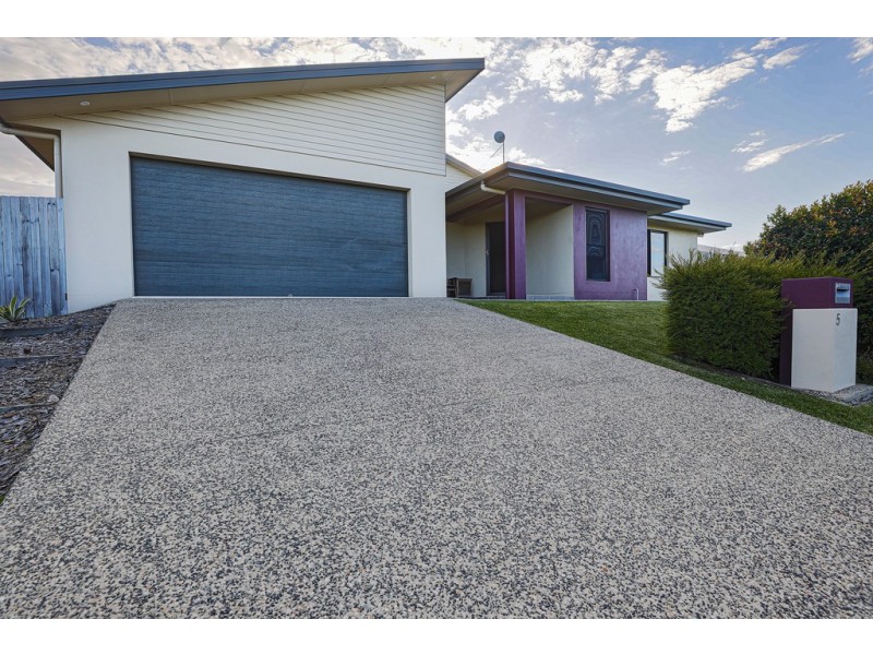 5 Herbert way, Rural View QLD 4740