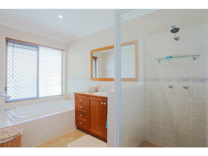 4 Highland Court, Beaconsfield QLD 4740