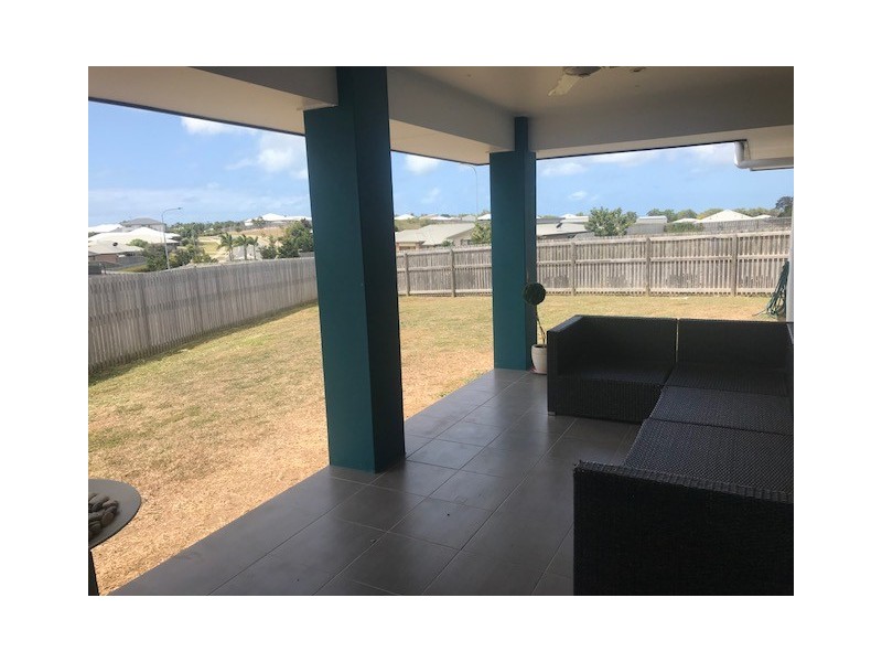 3 Anderson Court, Rural View QLD 4740