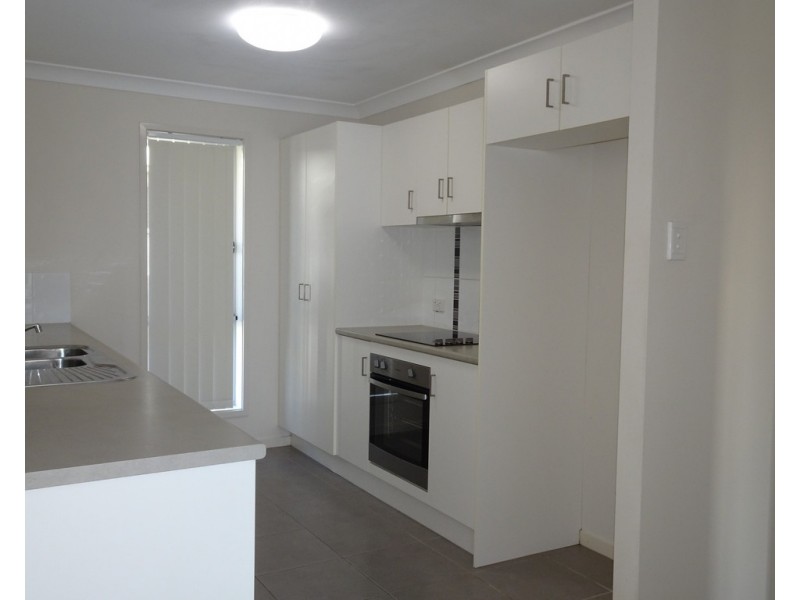 69 Newport Parade, Blacks Beach QLD 4740