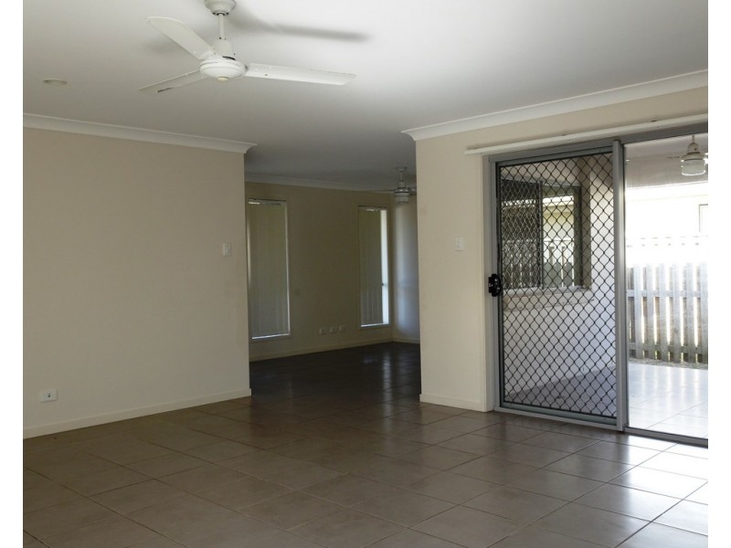 69 Newport Parade, Blacks Beach QLD 4740
