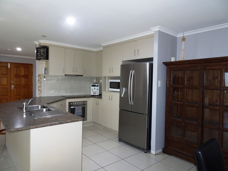 25 Townsend Street, Bucasia QLD 4750