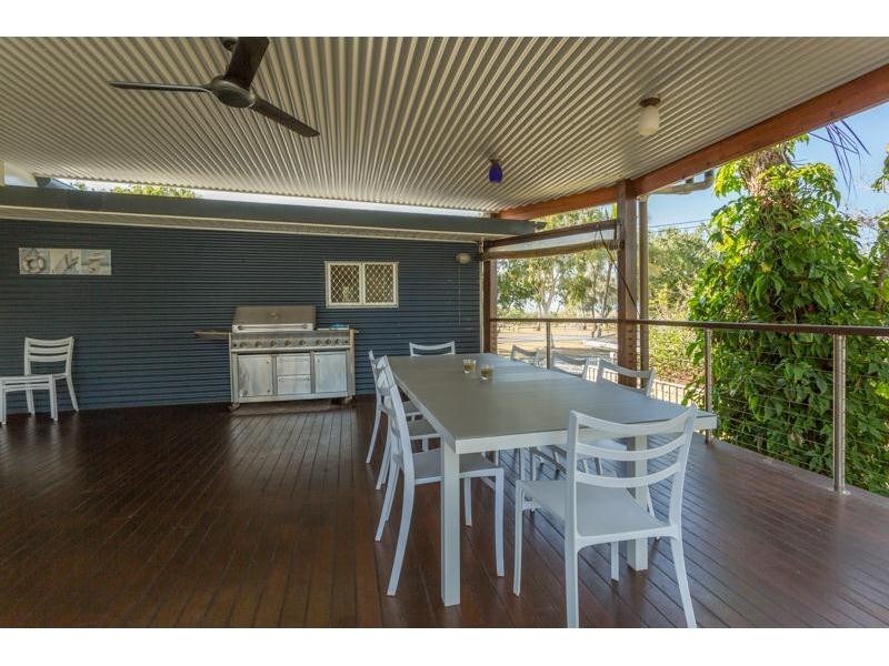 14 Binnington Esplanade, East Mackay QLD 4740