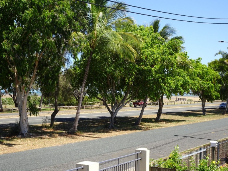 14 Binnington Esplanade, East Mackay QLD 4740