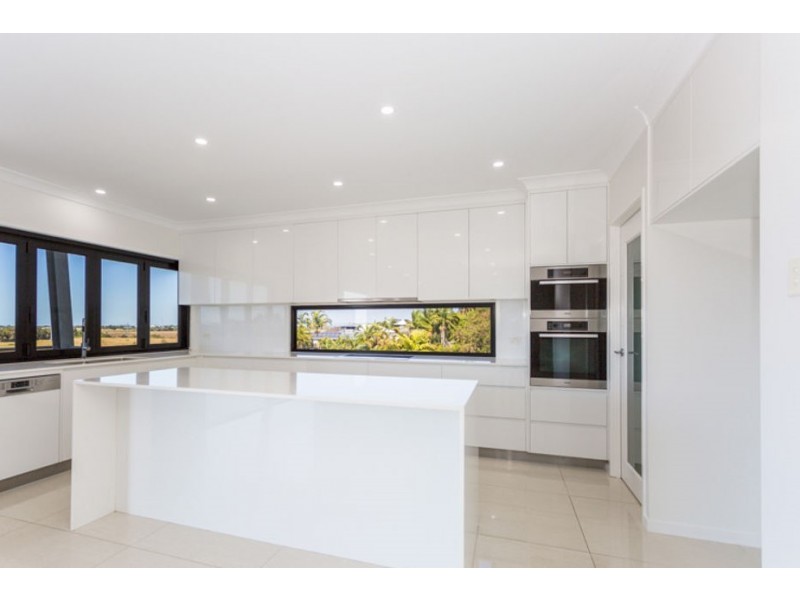 73 Cinnamon Drive, Glenella QLD 4740