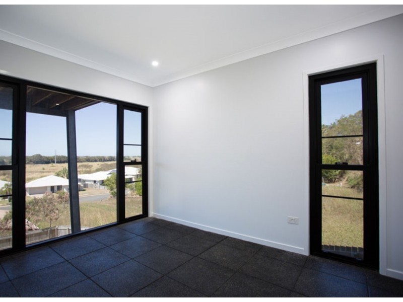 73 Cinnamon Drive, Glenella QLD 4740
