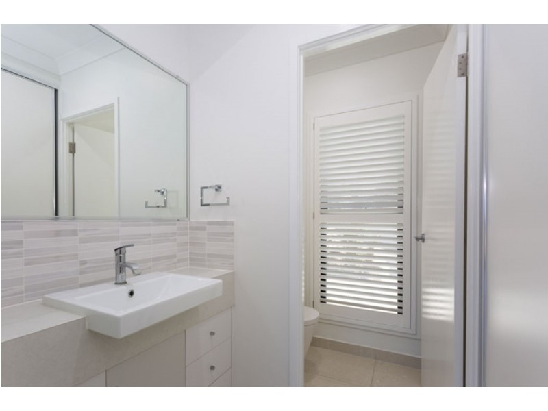 73 Cinnamon Drive, Glenella QLD 4740