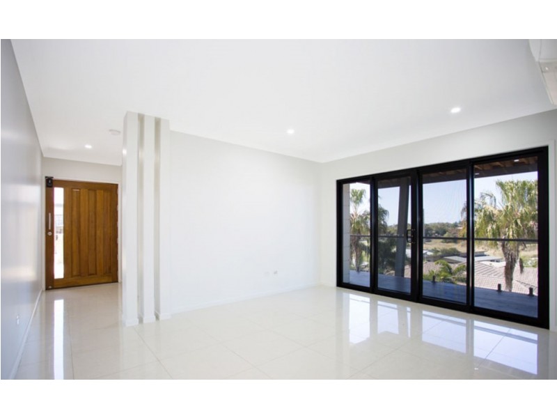 73 Cinnamon Drive, Glenella QLD 4740