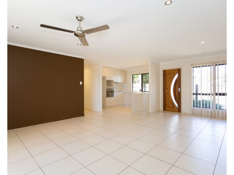 1/24 Eva Parade, Glenella QLD 4740