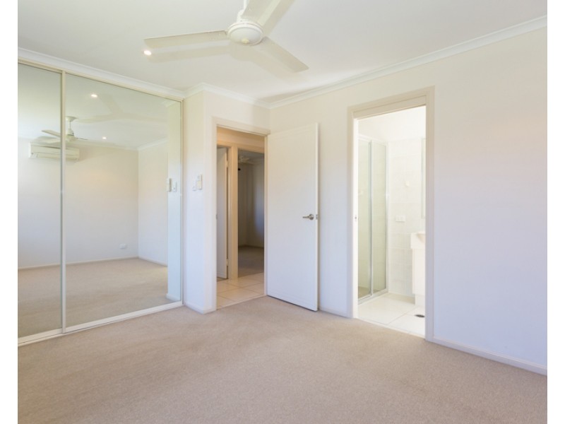1/24 Eva Parade, Glenella QLD 4740