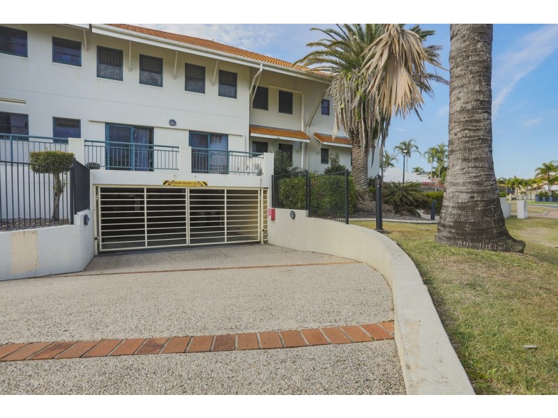 8/38 Beach Road, Dolphin Heads QLD 4740