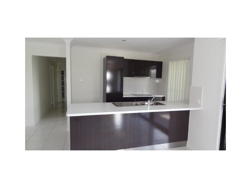 55 Commander Parade, Shoal Point QLD 4750