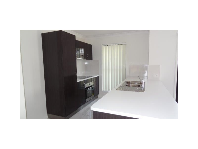 55 Commander Parade, Shoal Point QLD 4750