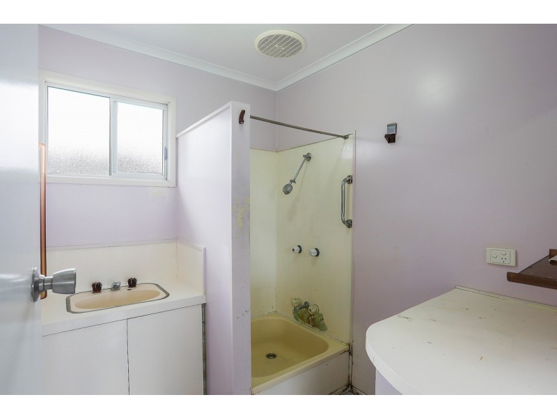 7 Les Cameron Avenue, Mount Pleasant QLD 4740