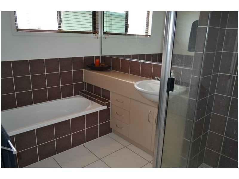 45 Hicks Road, Glenella QLD 4740