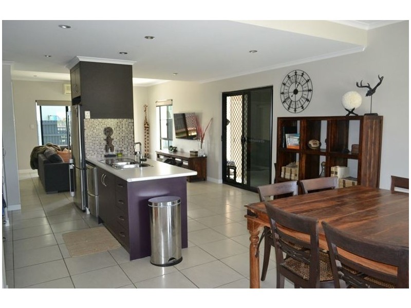 45 Hicks Road, Glenella QLD 4740