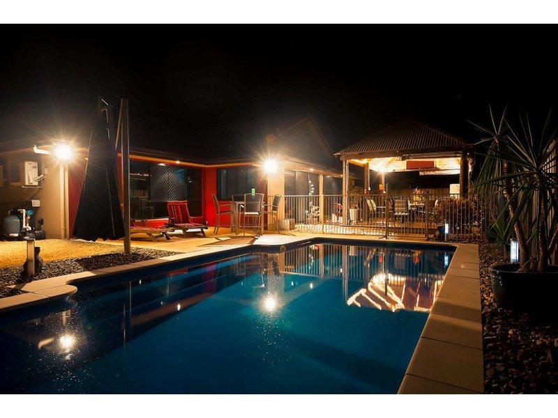 25 Whitehaven Drive, Blacks Beach QLD 4740