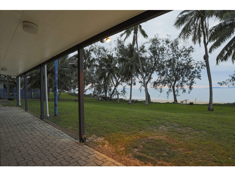 38 Bourke Street, Blacks Beach QLD 4740