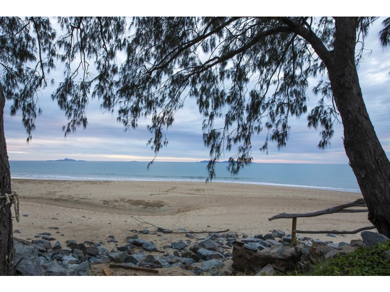 38 Bourke Street, Blacks Beach QLD 4740